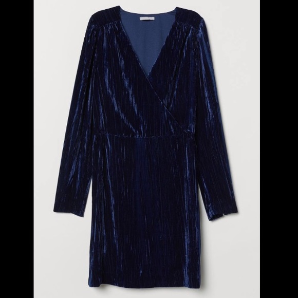 SOLD * H&M Crushed-Velvet Dress - Picture 2 of 9